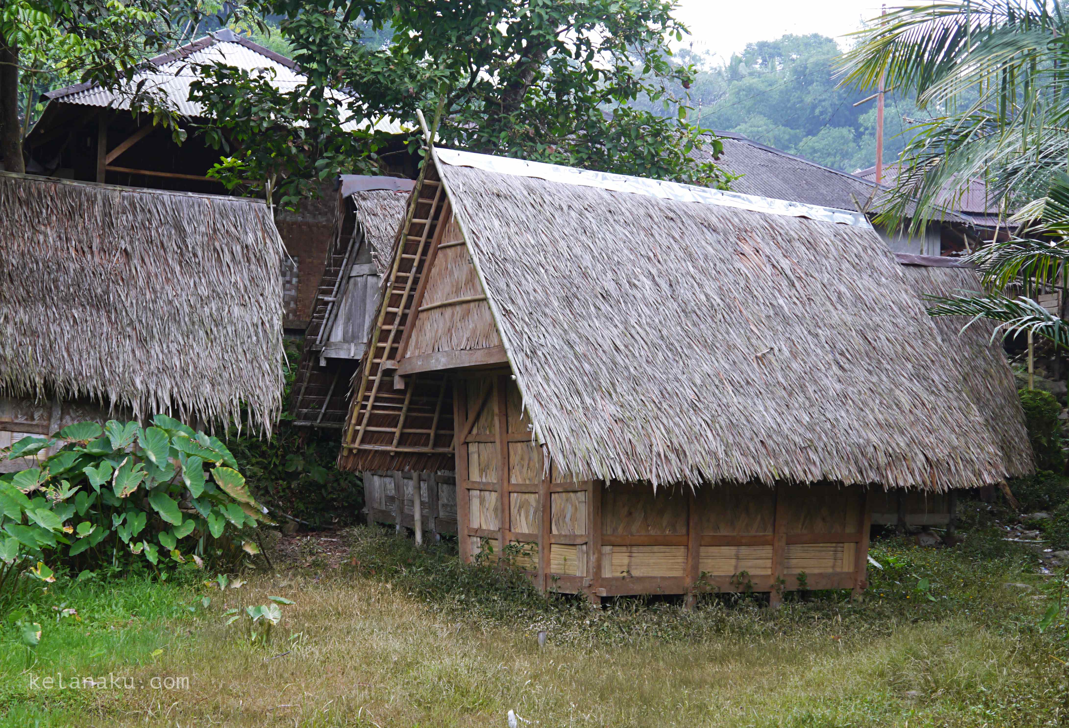 Bangunan di Kampung Urug 