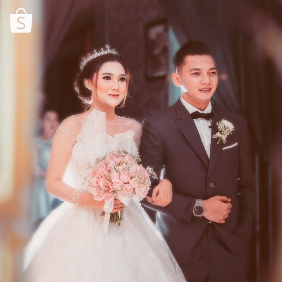 Pernikahan Nella Kharisma dan Dory Harsa
