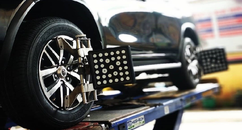 Ilustrasi Spooring Mobil