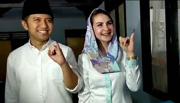 Emil Dardak dan Arumi Bachsin