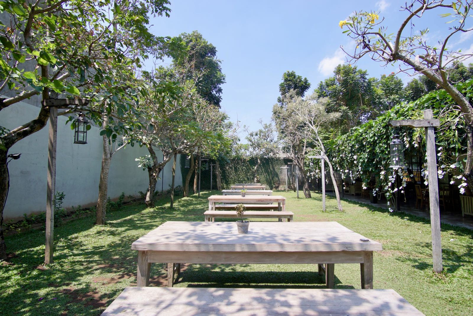 Sisi outdoor Epic Coffee Jogja 